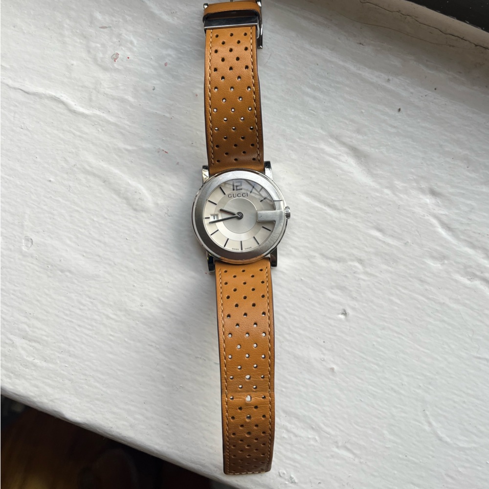 Men’s Gucci Watch Camel Leather Strap